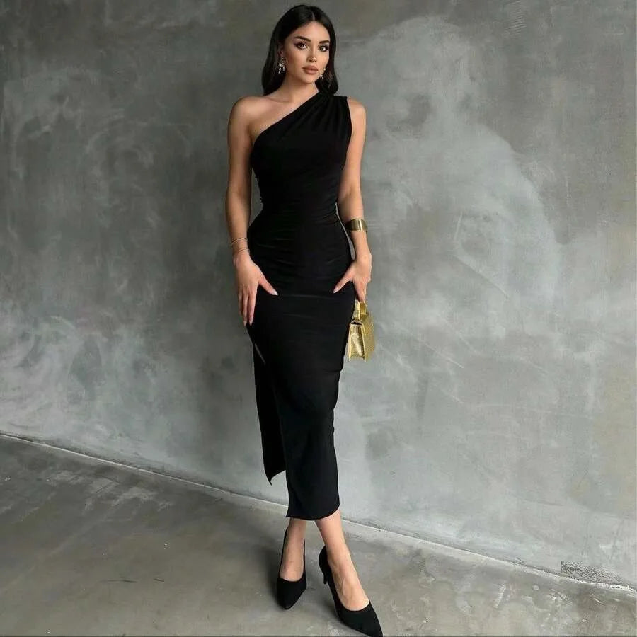 【New style】French-Sexy Ocean Green Or Black Long Dress With An Asymmetric Off-Shoulder Neckline, Pure Solid Color, A Sleeveless