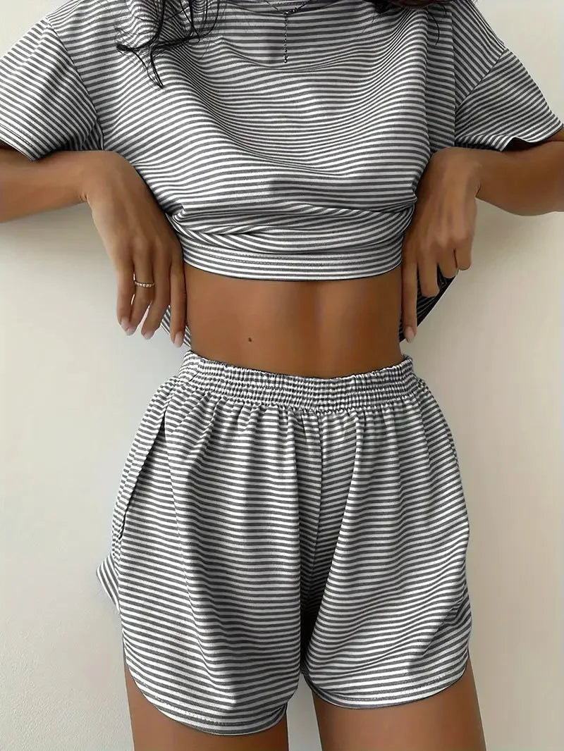 2026 New women's striped pajama set summer short sleeved T-shirt and shorts 2-piece set home wear casual loose round neck pajama