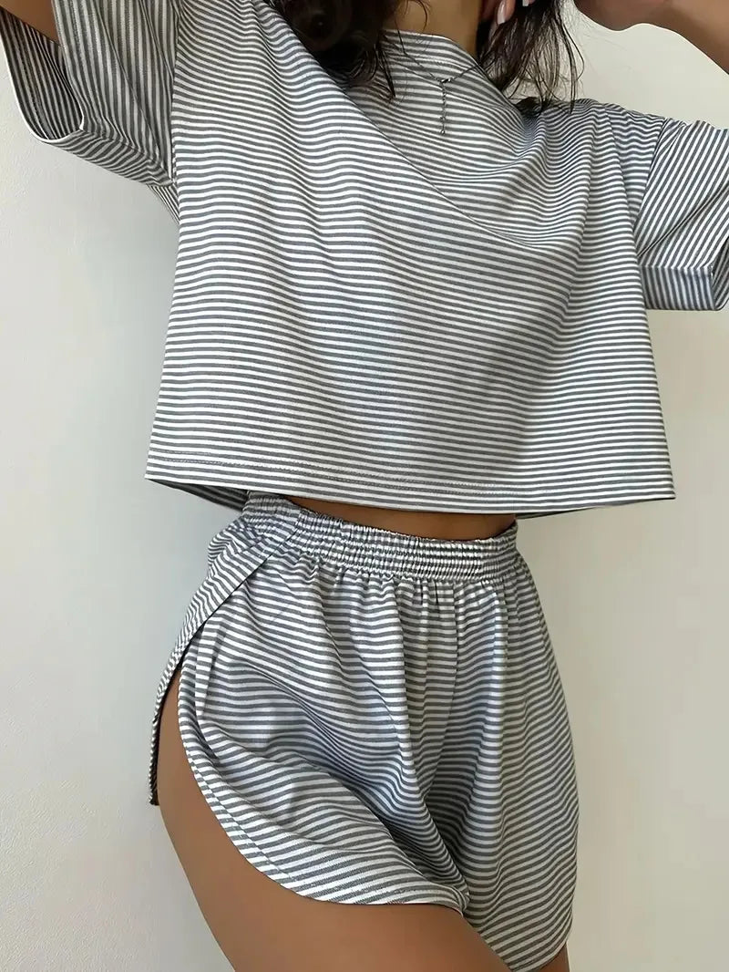 2026 New women's striped pajama set summer short sleeved T-shirt and shorts 2-piece set home wear casual loose round neck pajama