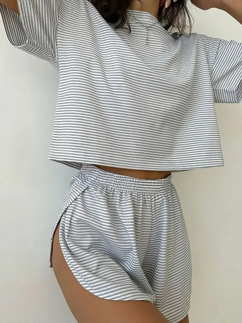 2026 New women's striped pajama set summer short sleeved T-shirt and shorts 2-piece set home wear casual loose round neck pajama