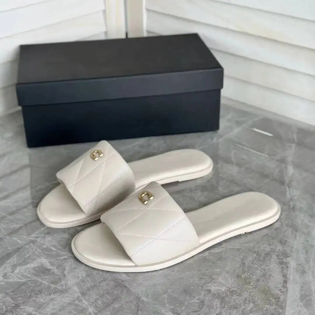 2026 Early Spring New Versatile Fashion Flat Casual Slippers For Seaside Vacations